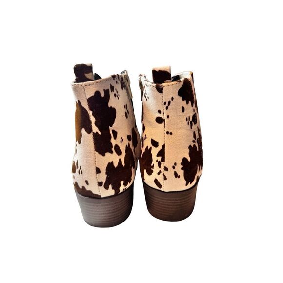Arula Womens Brown/White Cow Print Booties Size 10W - Picture 3 of 7